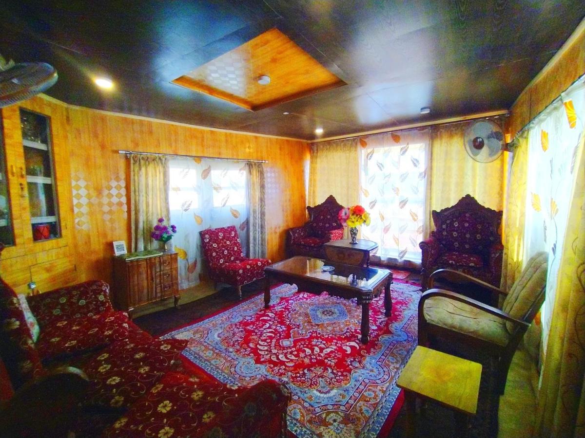The Dreamer Destination' Houseboat Srīnagar Zewnętrze zdjęcie