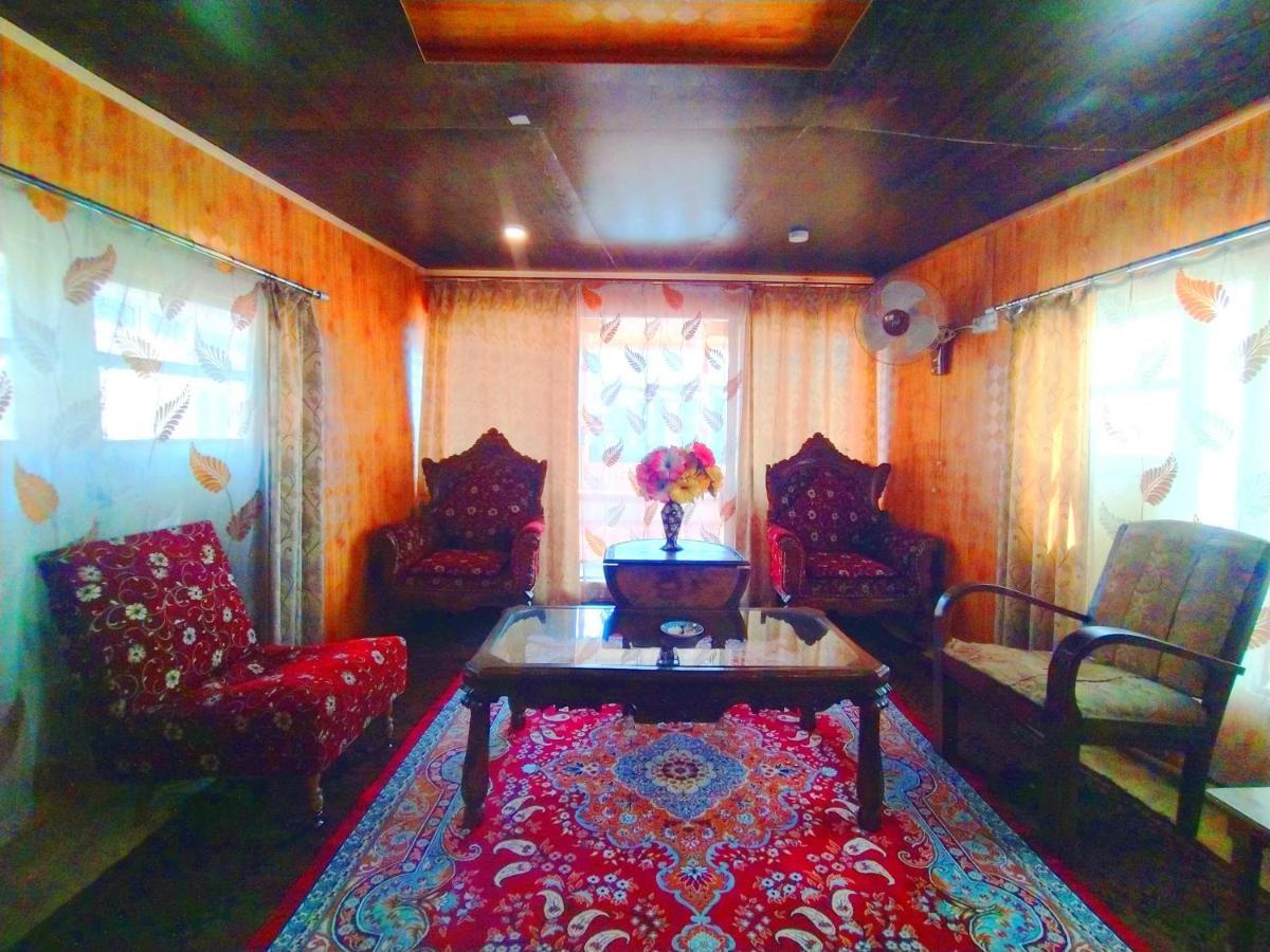The Dreamer Destination' Houseboat Srīnagar Zewnętrze zdjęcie